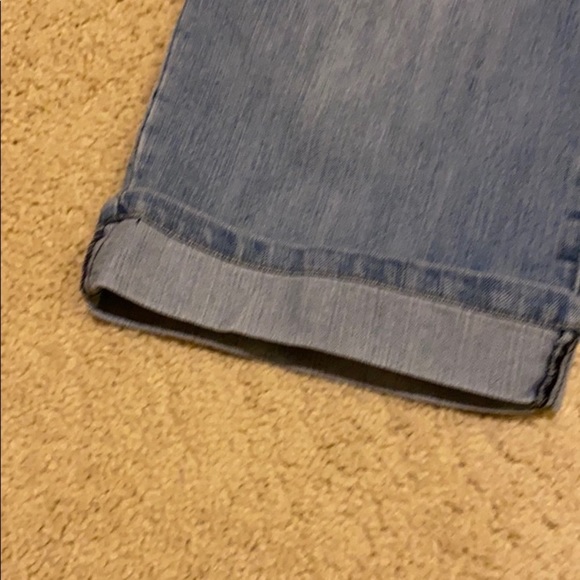 Baccini Cropped Jeans - Picture 8 of 13